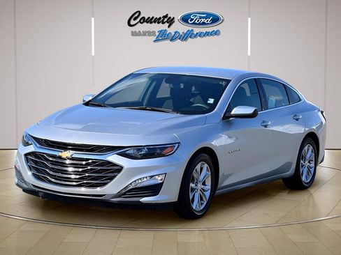 Used 2020 Chevrolet Malibu LT FWD image 2