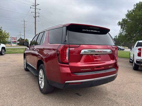 Used 2023 GMC Yukon SLT w/ SLT Premium Package AWD/4WD image 6