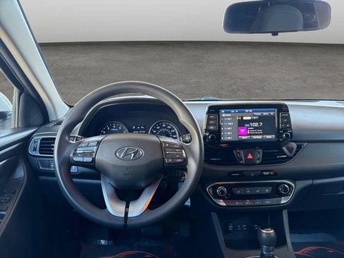 Used 2018 Hyundai Elantra GT FWD image 26