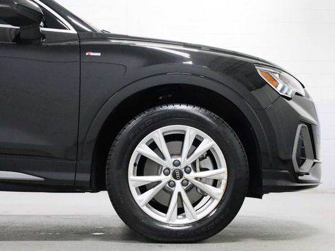 Certified 2025 Audi Q3 2.0T Premium w/ Convenience Package AWD/4WD image 11