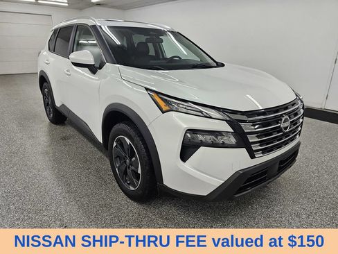 Used 2024 Nissan Rogue SV w/ SV Premium Package FWD image 3