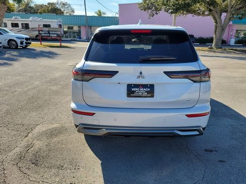 New 2026 Mitsubishi Outlander SE image 5