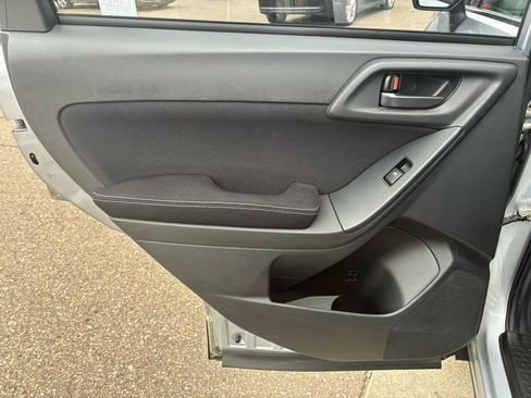 Used 2014 Subaru Forester 2.5i Premium AWD/4WD image 14