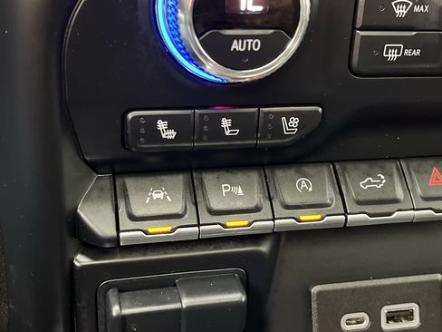 Certified 2022 GMC Sierra 1500 Denali w/ Denali Premium Package AWD/4WD image 26
