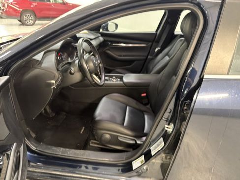 Used 2019 MAZDA MAZDA3 Hatchback FWD image 6