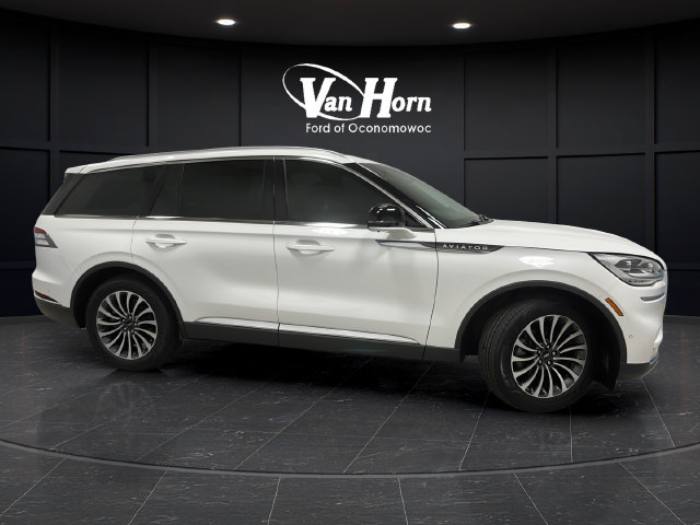 Used 2023 Lincoln Aviator Reserve w/ Equipment Group 201A AWD/4WD image 8