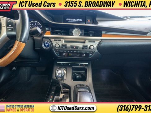 Used 2014 Lexus ES 300h w/ Luxury Package w/Bamboo Trim FWD image 20
