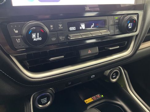 Used 2024 Toyota Grand Highlander Platinum image 15