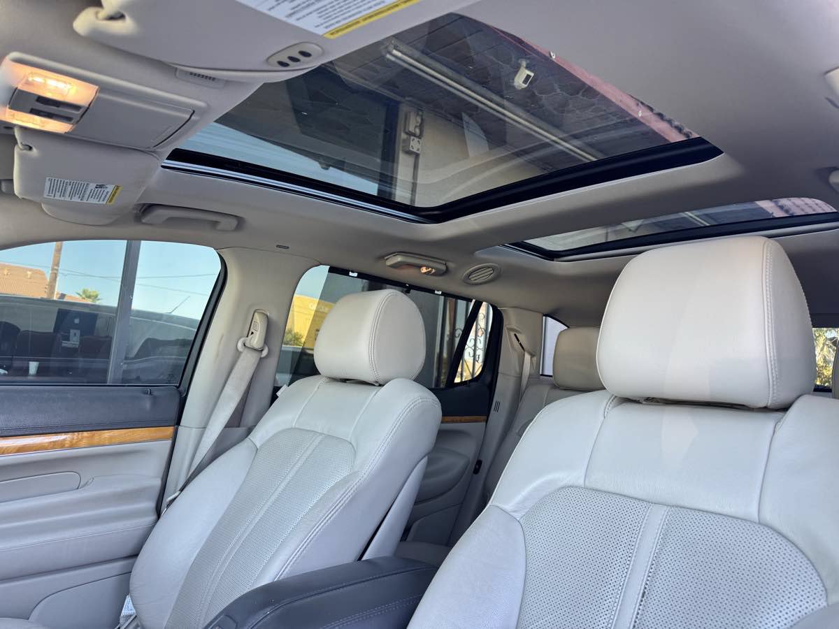 Used 2012 Lincoln MKT AWD image 45