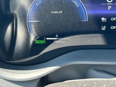 Used 2025 Toyota Sienna XSE FWD image 37