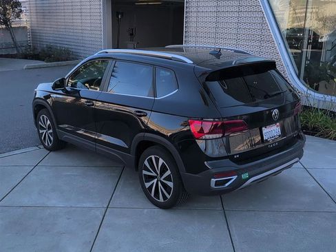 Used 2022 Volkswagen Taos SE image 6