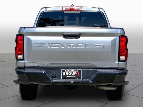 Used 2024 Chevrolet Colorado W/T w/ WT Convenience Package II RWD image 5