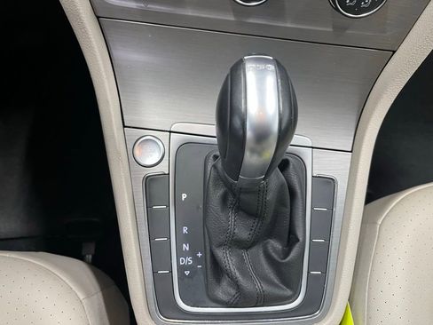 Used 2015 Volkswagen Golf TDI S image 15