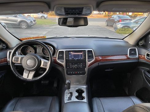 Used 2013 Jeep Grand Cherokee Limited w/ Advance Technology Group image 17