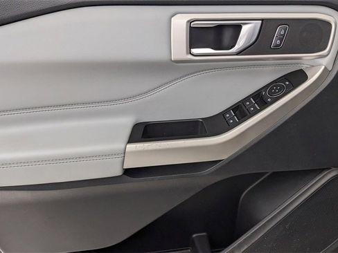 Certified 2022 Ford Explorer XLT w/ Equipment Group 202A image 25