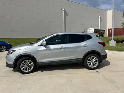 Used 2019 Nissan Rogue Sport S w/ Appearance Package FWD image 6