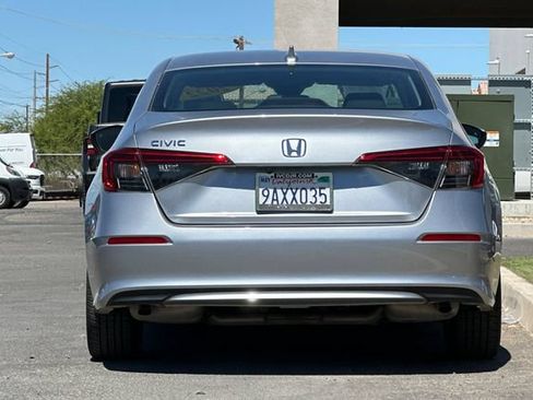 Used 2022 Honda Civic EX image 4