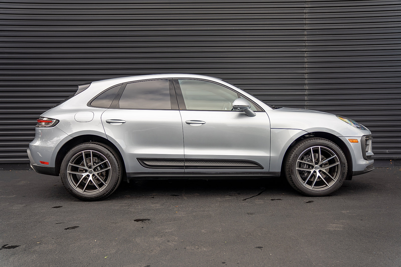 Used 2026 Porsche Macan AWD/4WD image 27