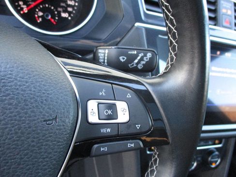 Used 2021 Volkswagen Tiguan SE R-Line image 64