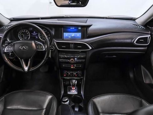 Used 2018 INFINITI QX30 Premium w/ Cargo Package image 16