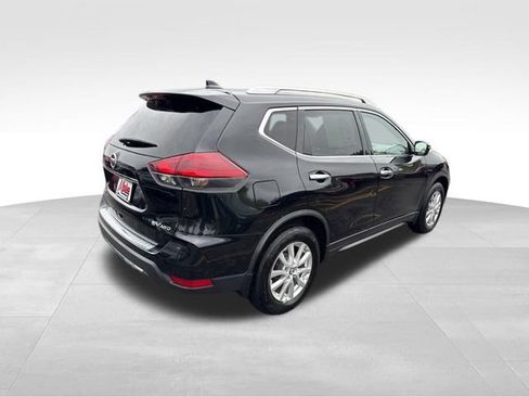 Used 2018 Nissan Rogue SV AWD/4WD image 4