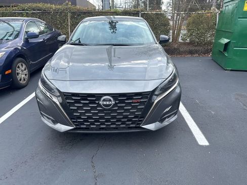 Used 2025 Nissan Altima 2.5 SR image 2