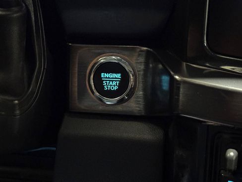 Used 2023 Ford F250 Lariat AWD/4WD image 31