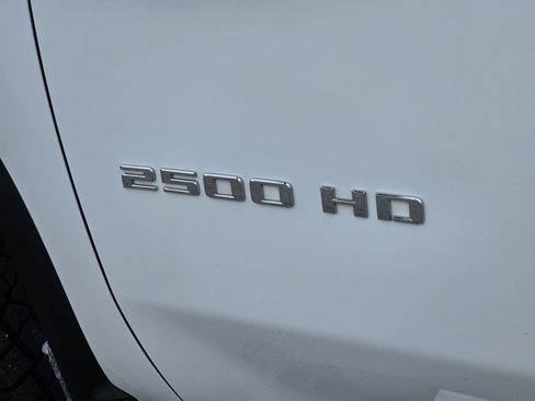 Used 2025 Chevrolet Silverado 2500 LT image 7