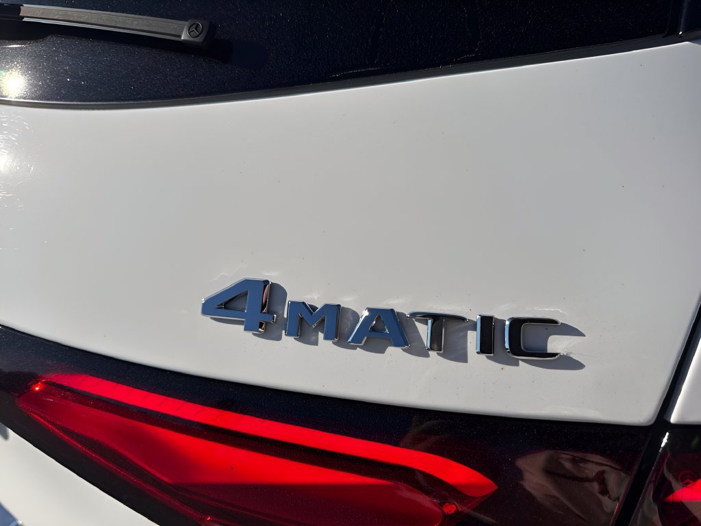 Used 2024 Mercedes-Benz GLC 300 4MATIC image 31