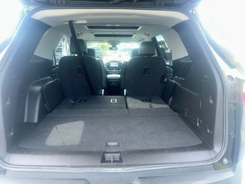 Used 2021 Chevrolet Traverse RS AWD/4WD image 12