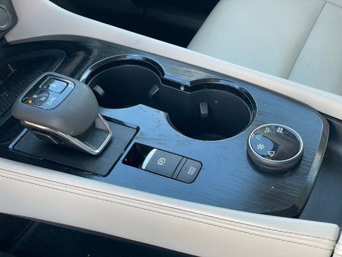 Certified 2022 Nissan Rogue SL w/ SL Premium Package image 18