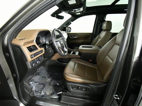 Used 2021 Chevrolet Tahoe High Country w/ Premium Package image 5