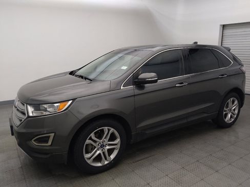 Used 2018 Ford Edge Titanium w/ Technology Package FWD image 2