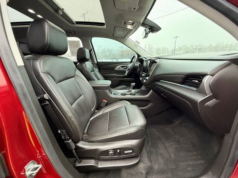 Used 2018 Chevrolet Traverse LT image 29