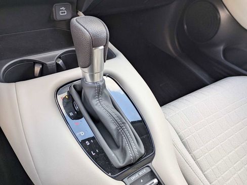 Certified 2024 Honda HR-V LX image 27