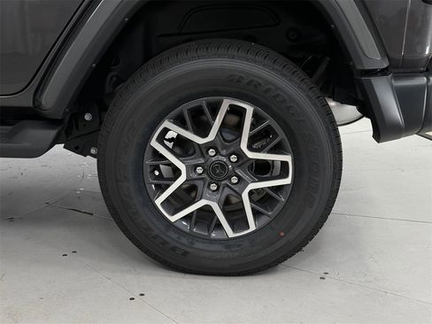 New 2025 Jeep Wrangler Sahara image 37