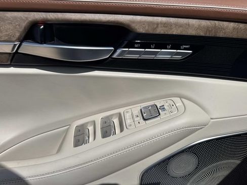 Used 2020 Genesis G90 3.3T Premium RWD image 29