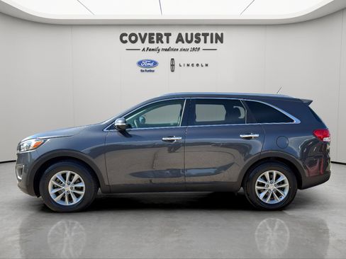 Used 2016 Kia Sorento LX FWD image 2
