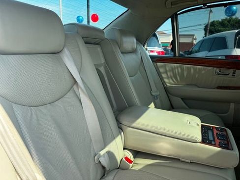 Used 2004 Lexus LS 430 RWD image 18