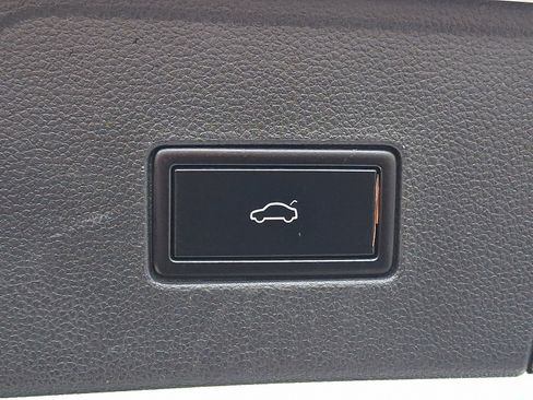 Used 2021 Volkswagen Atlas SE w/ Panoramic Sunroof Package image 28