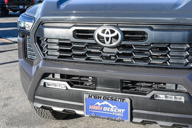 Used 2024 Toyota Tacoma TRD Off-Road AWD/4WD image 5