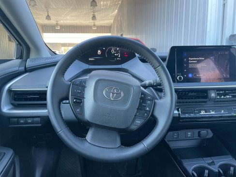 Used 2025 Toyota Prius LE image 25