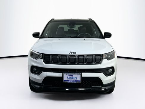 Used 2022 Jeep Compass Latitude w/ Convenience Group AWD/4WD image 2