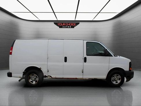 Used 2004 Chevrolet Express 1500 image 4