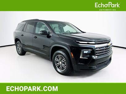 Used 2025 Chevrolet Traverse LT