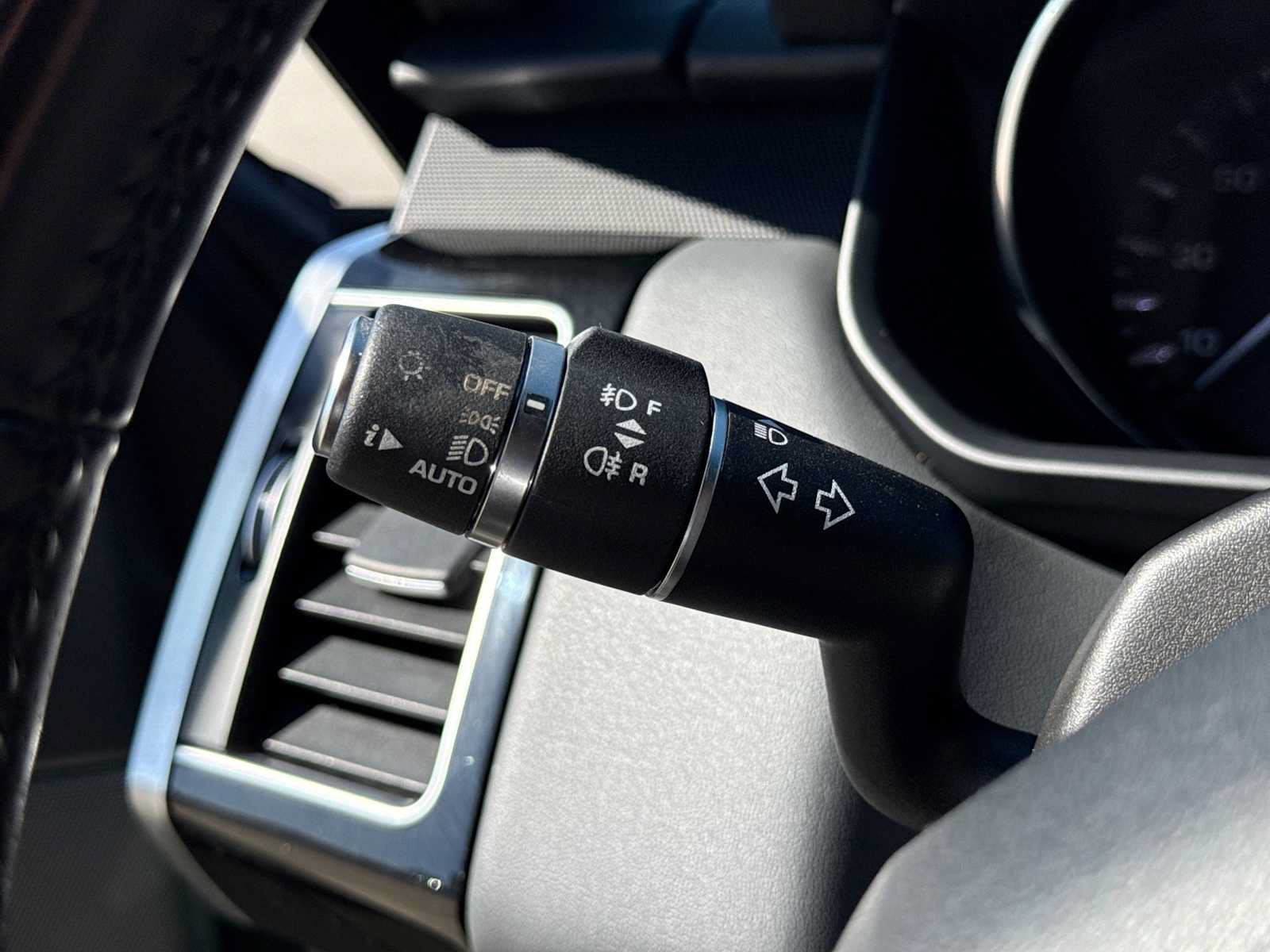 Used 2015 Land Rover Range Rover Sport HSE AWD/4WD image 26