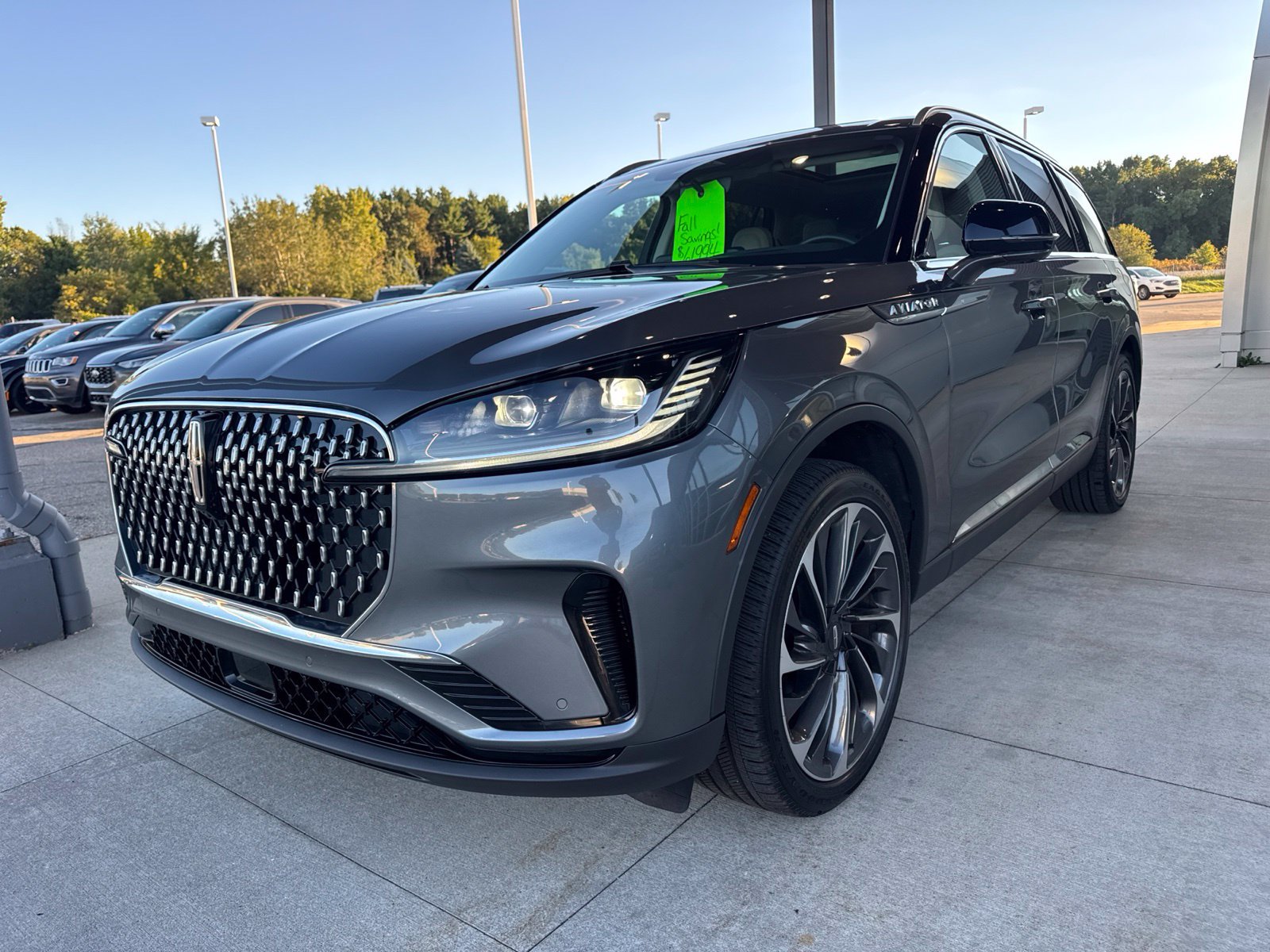 Used 2025 Lincoln Aviator Reserve w/ Equipment Group 201A AWD/4WD image 2