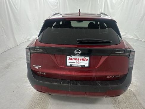 Certified 2025 Nissan Kicks SR image 4