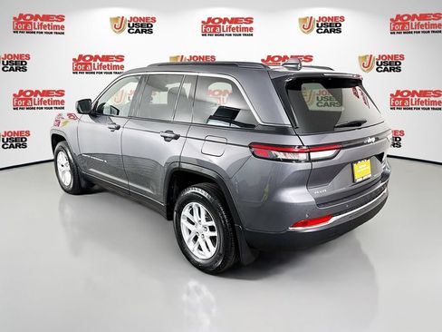 Used 2025 Jeep Grand Cherokee Laredo X AWD/4WD image 2