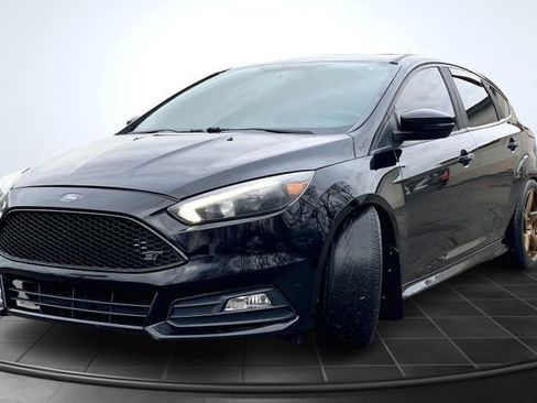 Used 2016 Ford Focus ST image 4